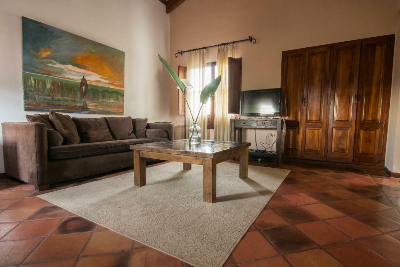 Hotel Torrontes San Lorenzo  Zewnętrze zdjęcie